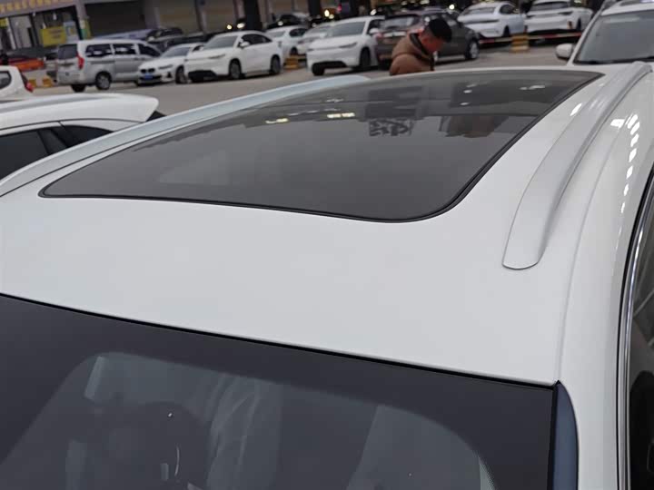 Фото 27 - Roewe RX5 Hybrid