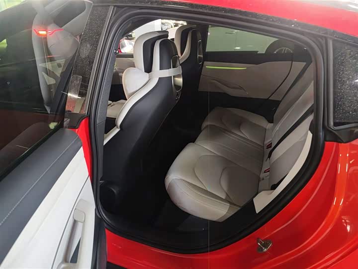 Фото 17 - Xiaomi SU7