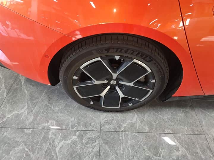 Фото 26 - Xiaomi SU7