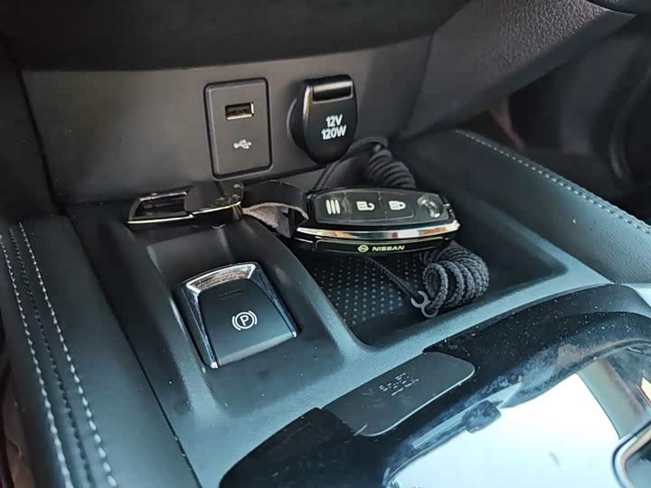 Фото 9 - Nissan X-Trail