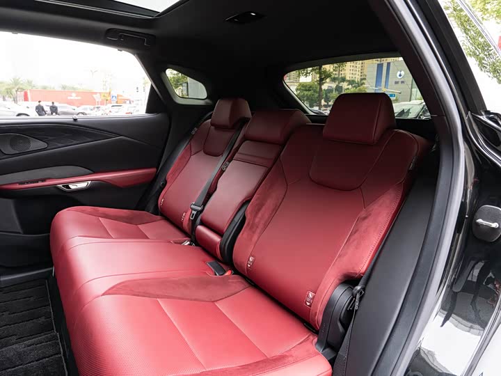 Фото 12 - Lexus RX