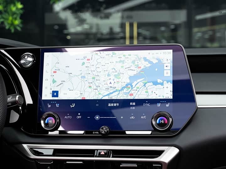 Фото 16 - Lexus RX