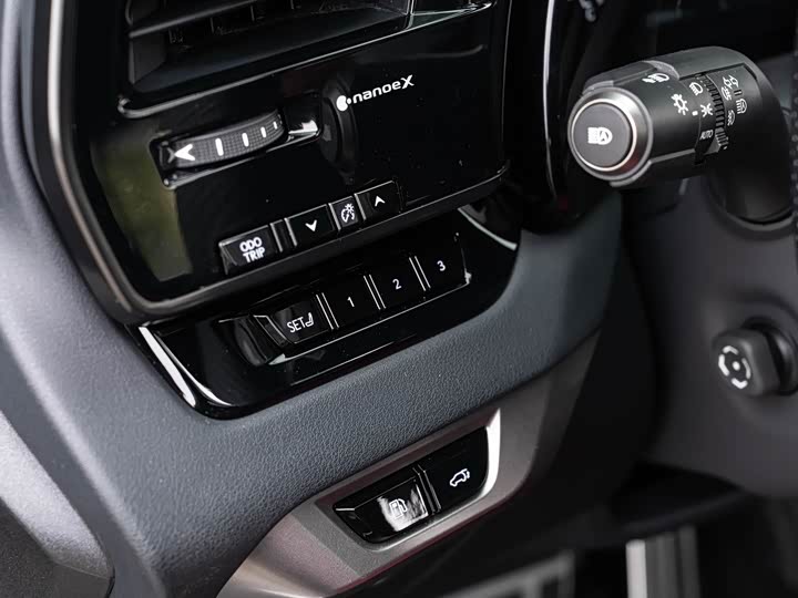 Фото 19 - Lexus RX