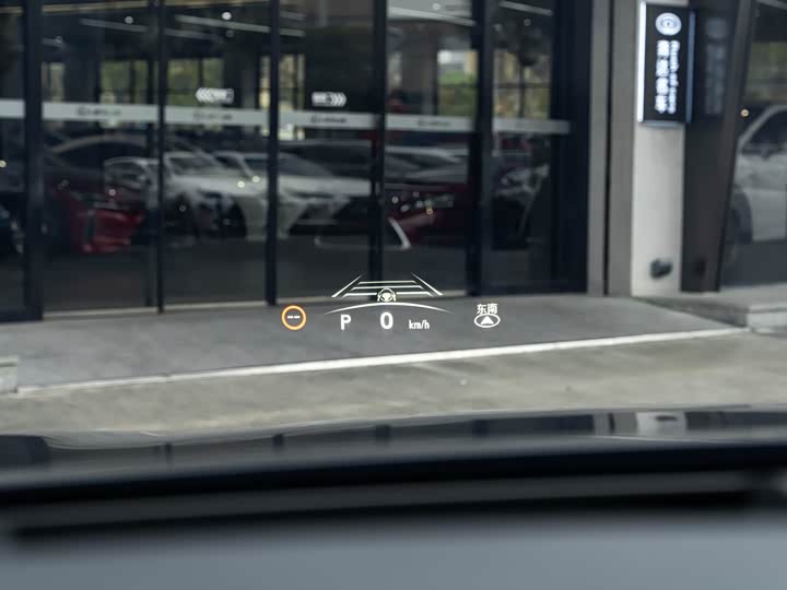 Фото 21 - Lexus RX