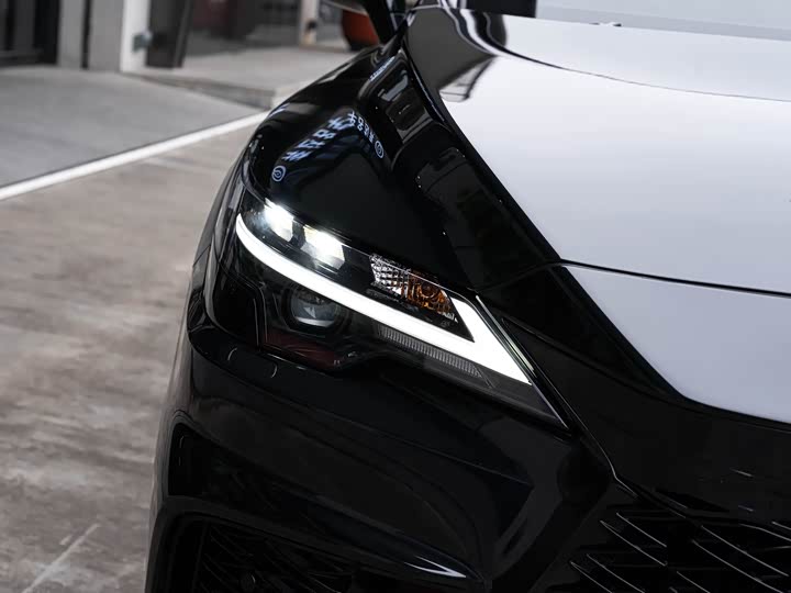 Фото 6 - Lexus RX