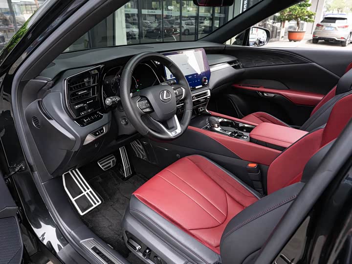 Фото 9 - Lexus RX