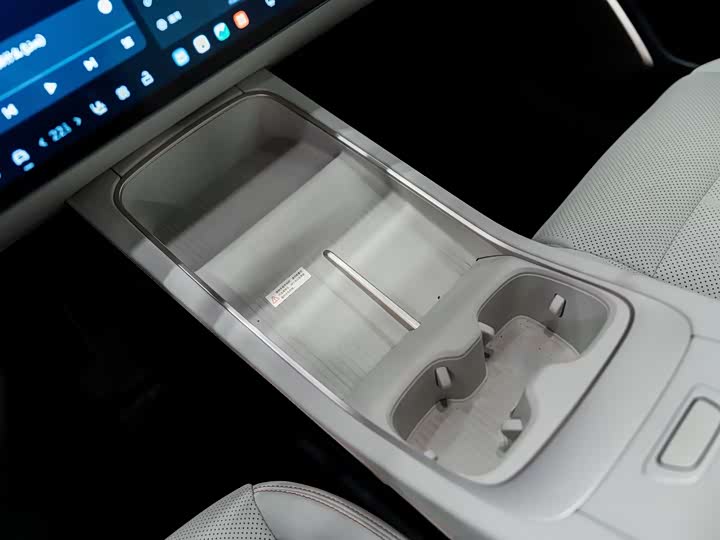 Фото 10 - Nio Onvo L60