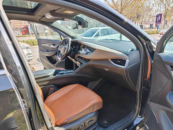 Фото 10 - Buick Enclave