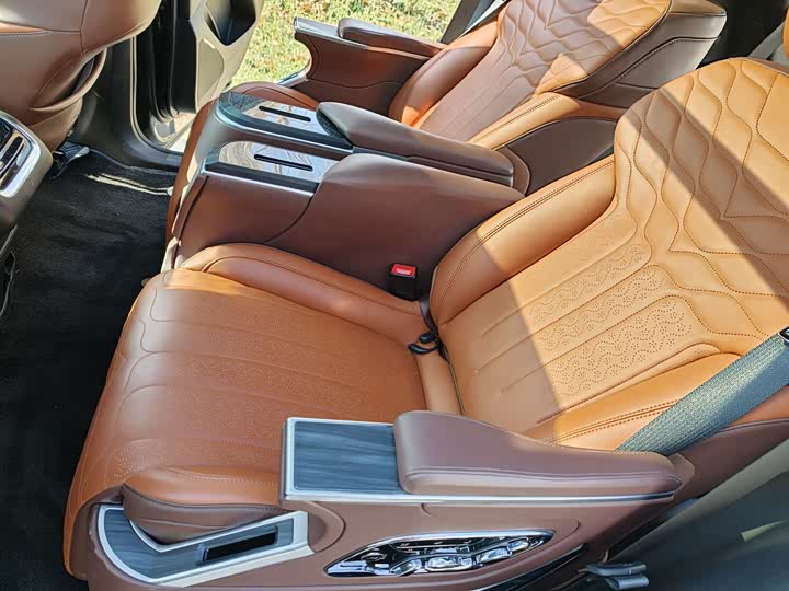 Фото 15 - Buick Enclave