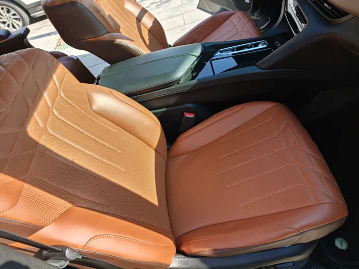 Фото 23 - Buick Enclave