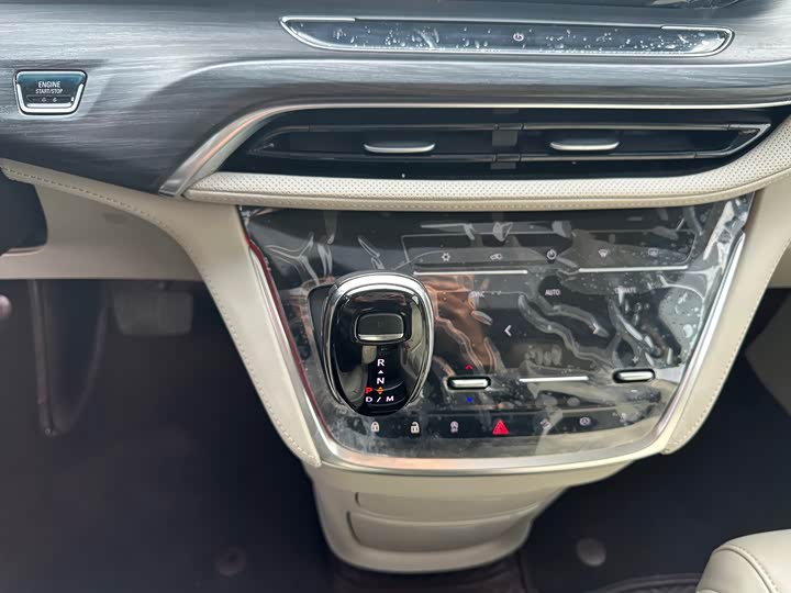 Фото 16 - Buick GL8 ES