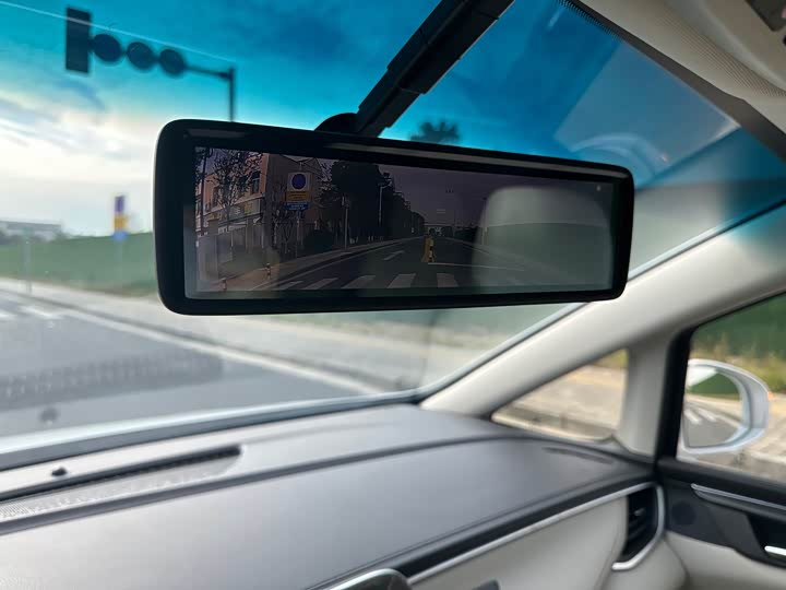 Фото 18 - Buick GL8 ES