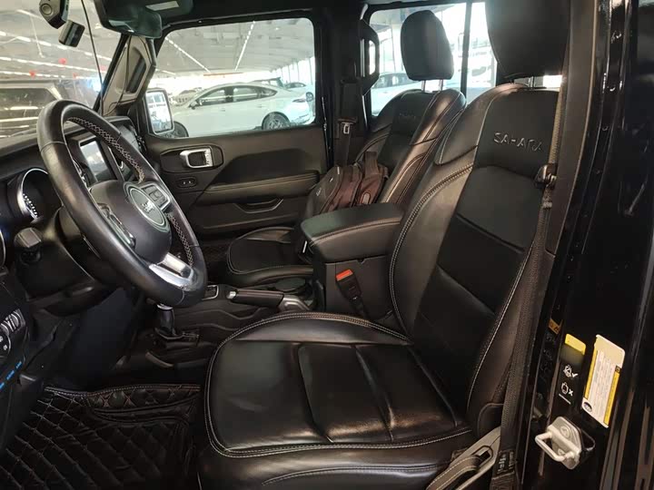 Фото 15 - Jeep Wrangler Hybrid