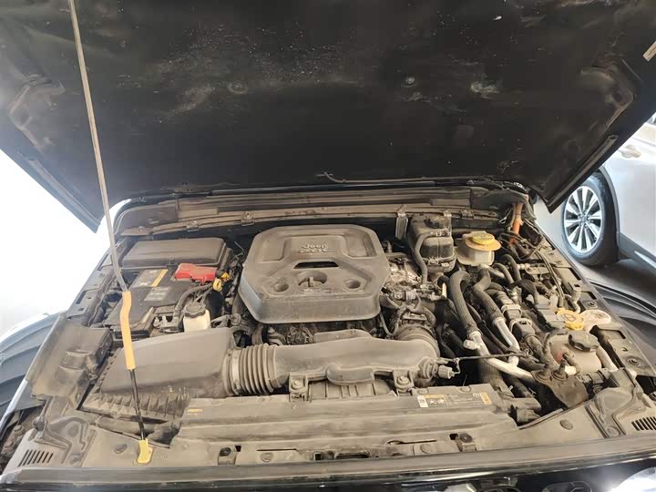 Фото 20 - Jeep Wrangler Hybrid