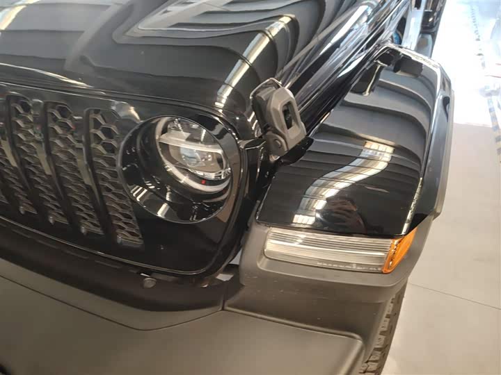 Фото 24 - Jeep Wrangler Hybrid