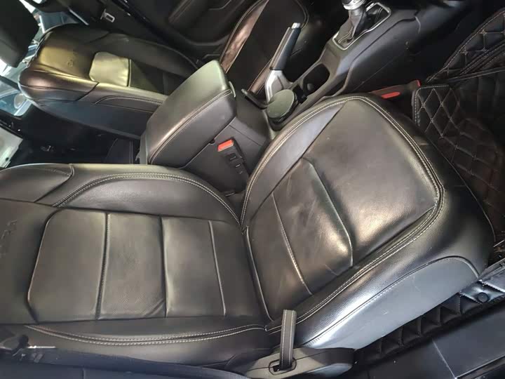 Фото 25 - Jeep Wrangler Hybrid