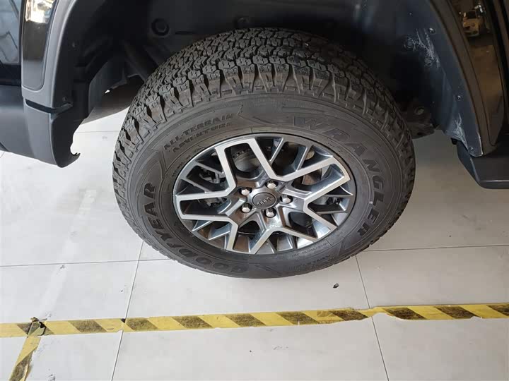 Фото 26 - Jeep Wrangler Hybrid