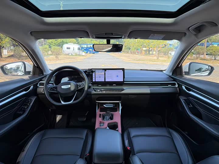 Фото 14 - Geely Emgrand