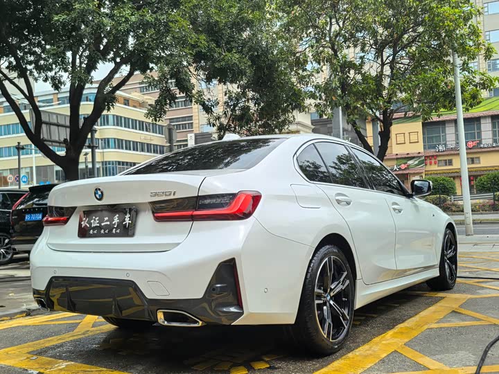 Фото 9 - BMW 3 Series