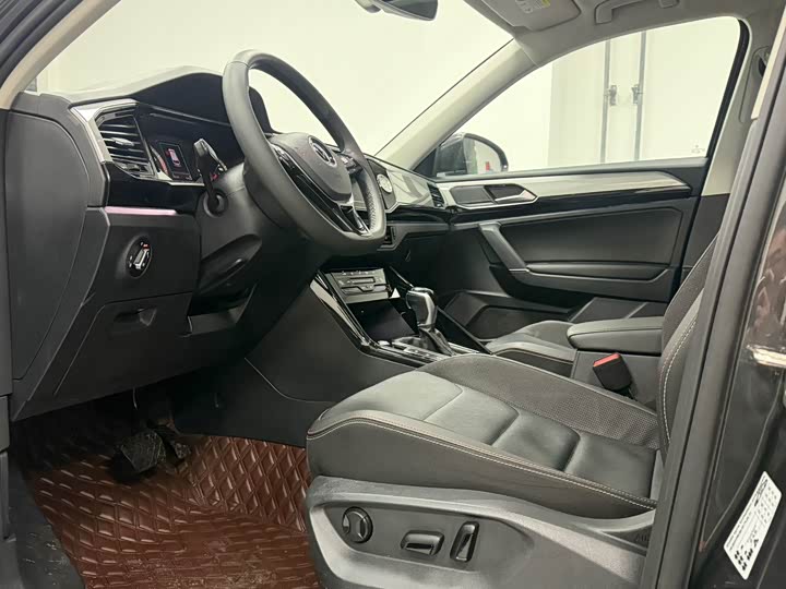 Фото 18 - Volkswagen Tayron