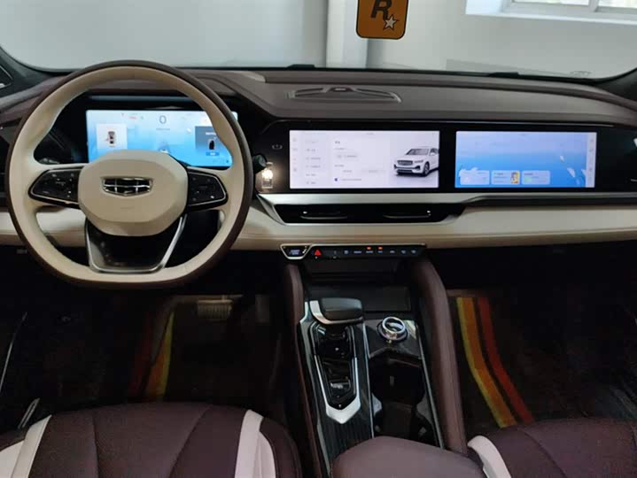 Фото 12 - Geely Monjaro