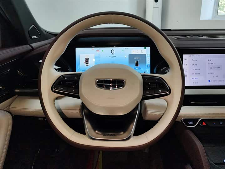 Фото 15 - Geely Monjaro