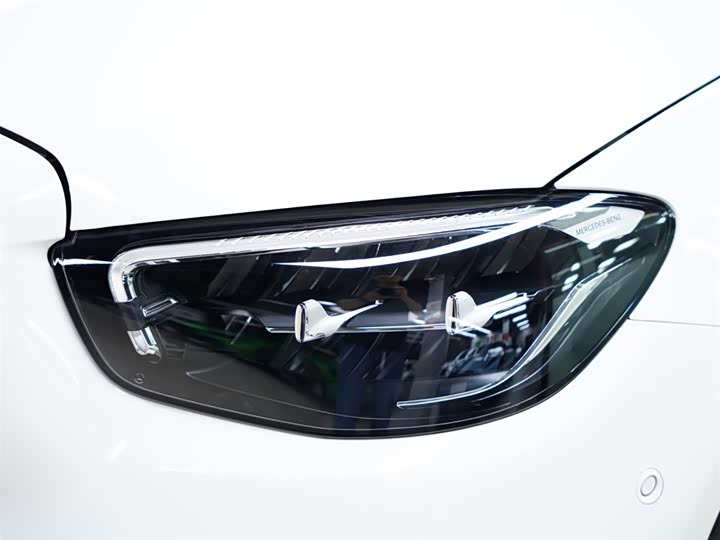 Фото 14 - Mercedes-Benz E-Class