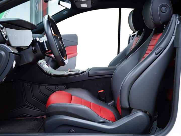 Фото 21 - Mercedes-Benz E-Class