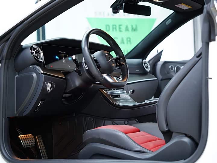 Фото 24 - Mercedes-Benz E-Class