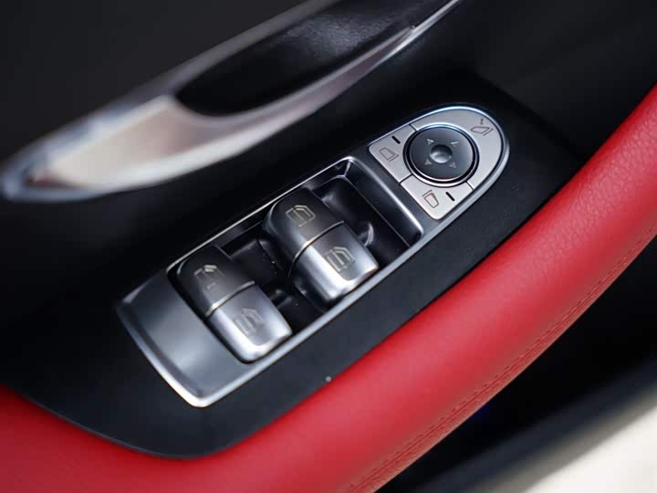 Фото 26 - Mercedes-Benz E-Class