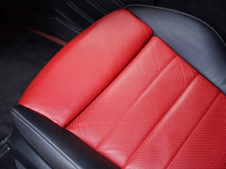 Фото 29 - Mercedes-Benz E-Class