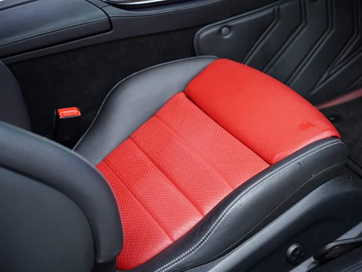 Фото 36 - Mercedes-Benz E-Class