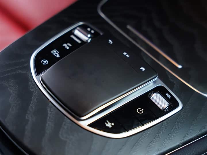 Фото 42 - Mercedes-Benz E-Class