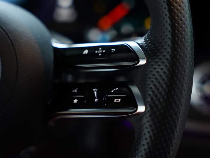 Фото 48 - Mercedes-Benz E-Class