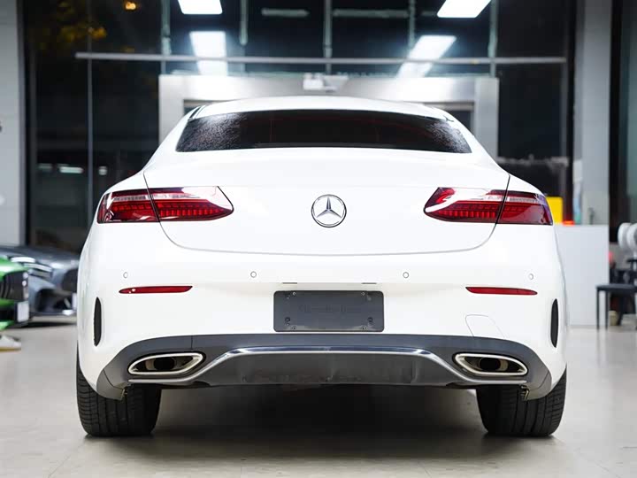 Фото 7 - Mercedes-Benz E-Class