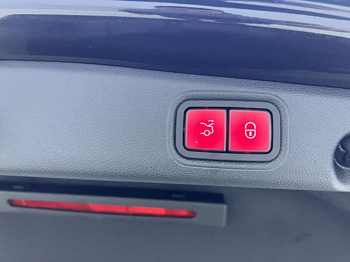 Фото 12 - Mercedes-Benz E-Class