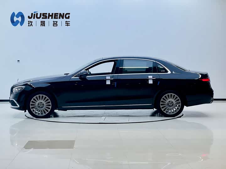 Фото 3 - Mercedes-Benz E-Class