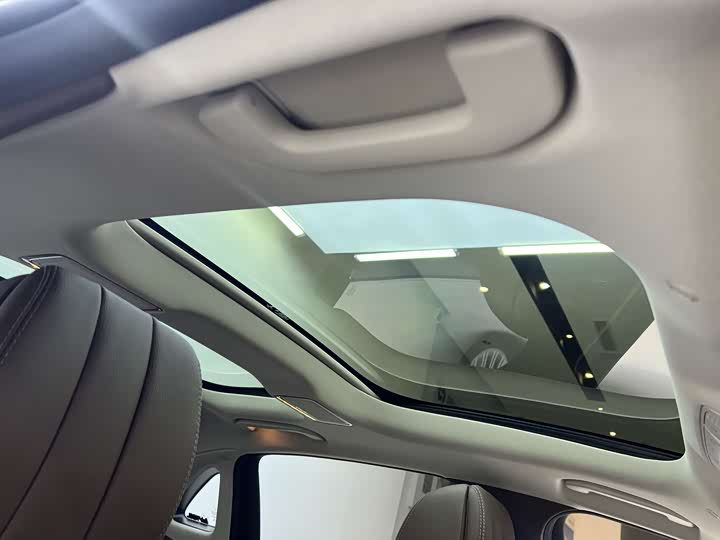 Фото 8 - Mercedes-Benz E-Class