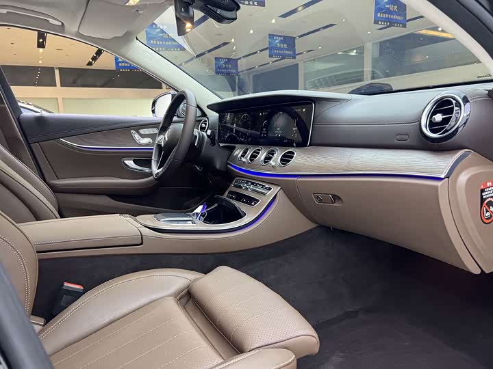 Фото 9 - Mercedes-Benz E-Class