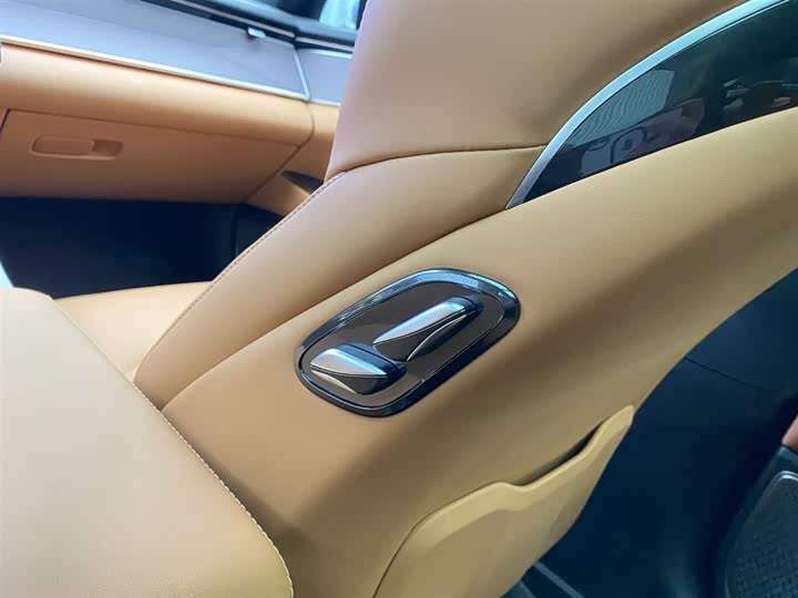 Фото 12 - BYD Han L