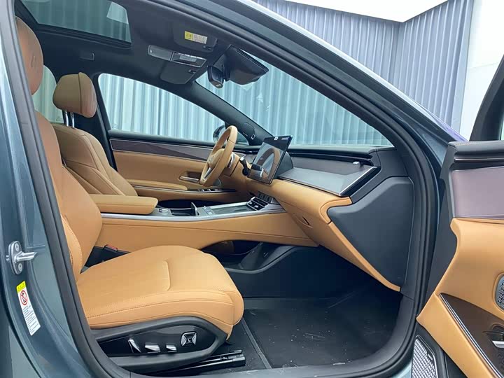 Фото 19 - BYD Han L