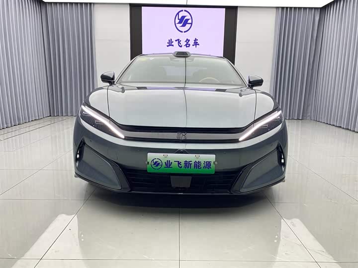 Фото 2 - BYD Han L