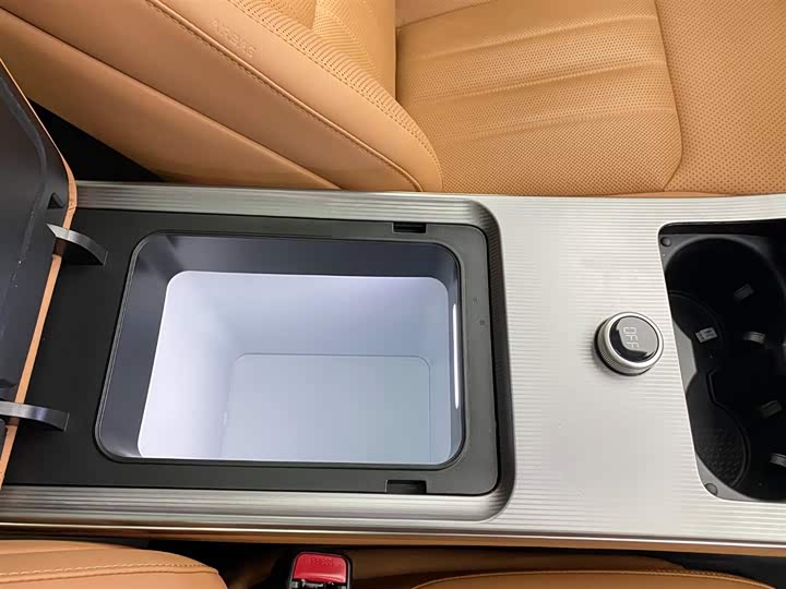 Фото 20 - BYD Han L