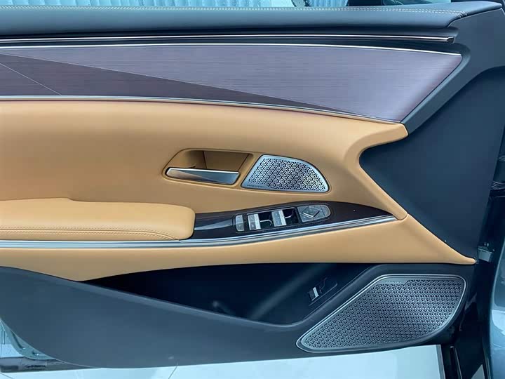 Фото 8 - BYD Han L