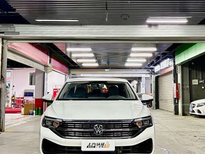 Фото 2 - Volkswagen Sagitar L