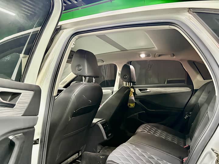 Фото 5 - Volkswagen Sagitar L