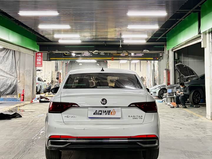 Фото 8 - Volkswagen Sagitar L