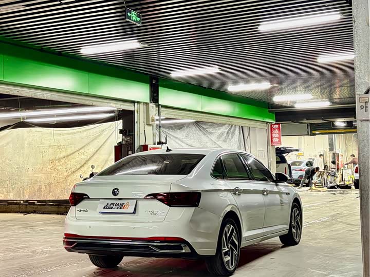 Фото 9 - Volkswagen Sagitar L