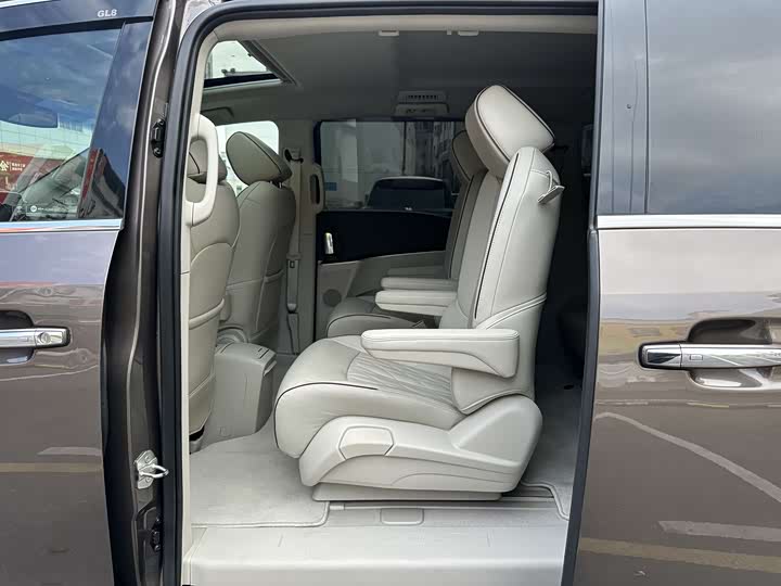 Фото 11 - Buick GL8 ES