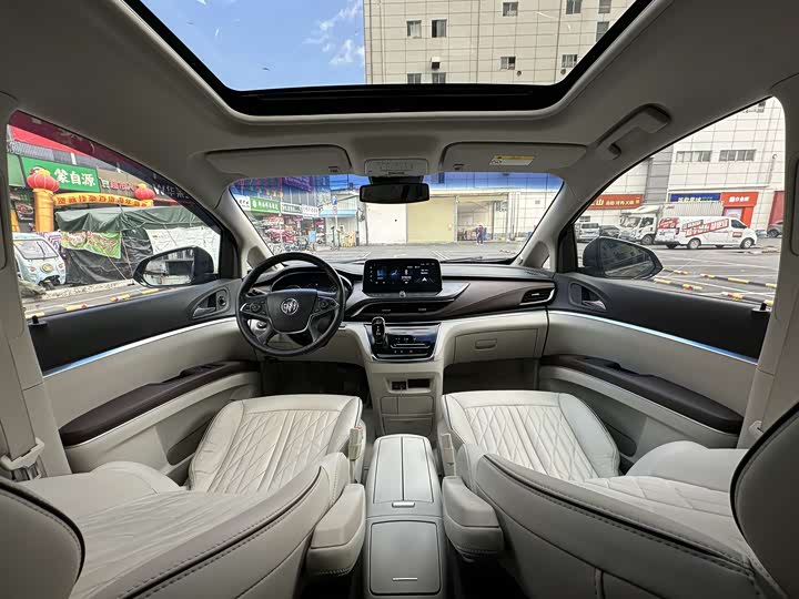 Фото 13 - Buick GL8 ES